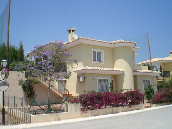 VILLA JACARANDA TE HUUR SPANJE COSTA BLANCA AAN GOLFBAAN PRIVE ZWEMBAD