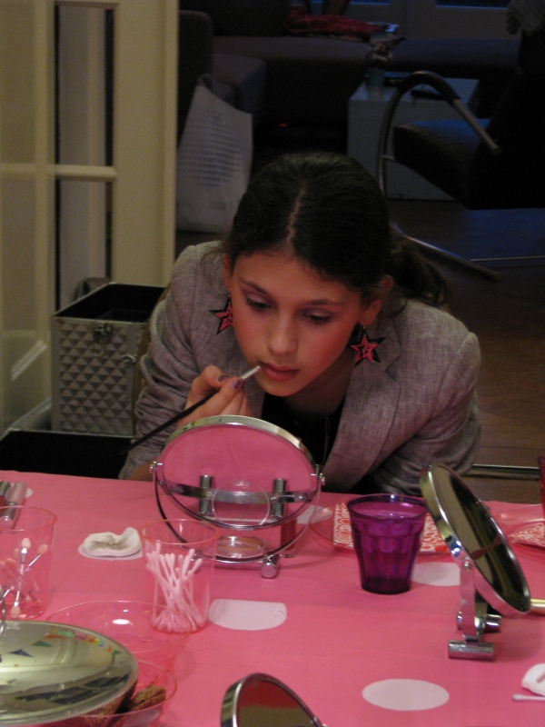 Leuk kinderfeestje make-up of nail art voor meiden van 8 t/m 13 jaar
