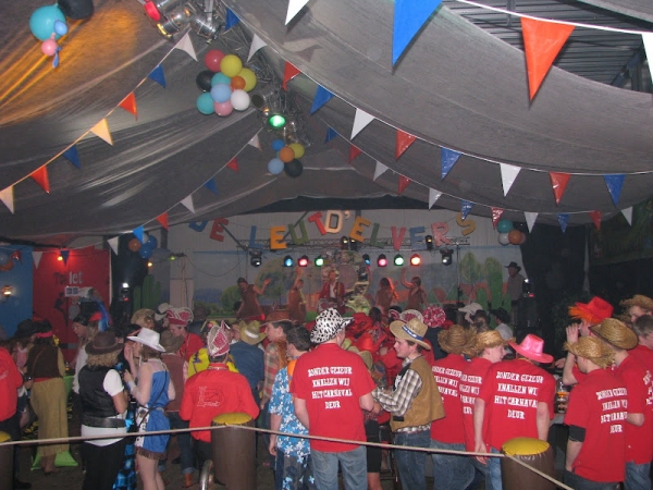 MBM Drive in show geeft 2 kaarten weg bij elke boeking