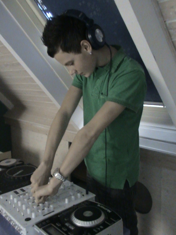 DJ voor al uw feesten en partijen.
