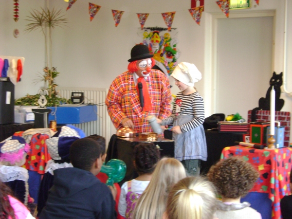 Goochelaar Clown Kindershow