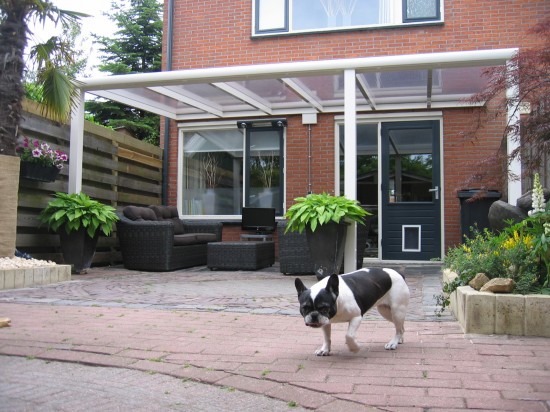 Heerlijk buiten zitten...onder uw overkapping!