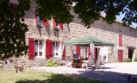 Deze originele Auvergnaatse boerderij uit 1860 is tot een aangenaam vakantiehuis verbouwd — foto 1