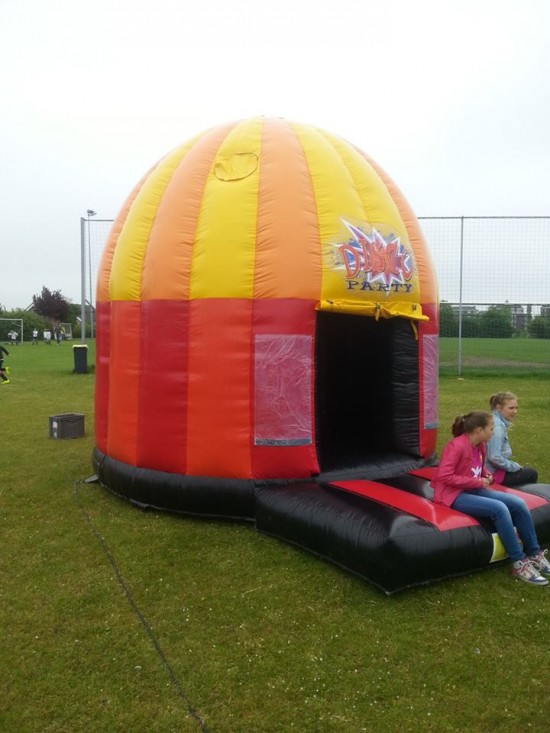 NIEUW Disco springkussen te huur