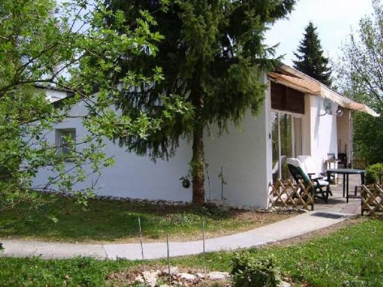Sauerland,t.h. 4 en 8 pers. bungalow op een Park — foto 1