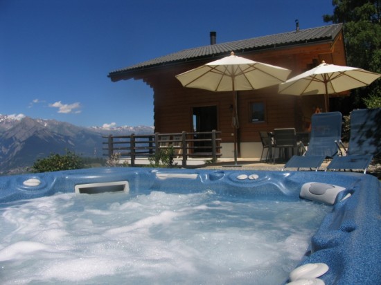 Te huur luxe ( betaalbare) villa’s met zeezicht, chalets op toplocaties in Europa.