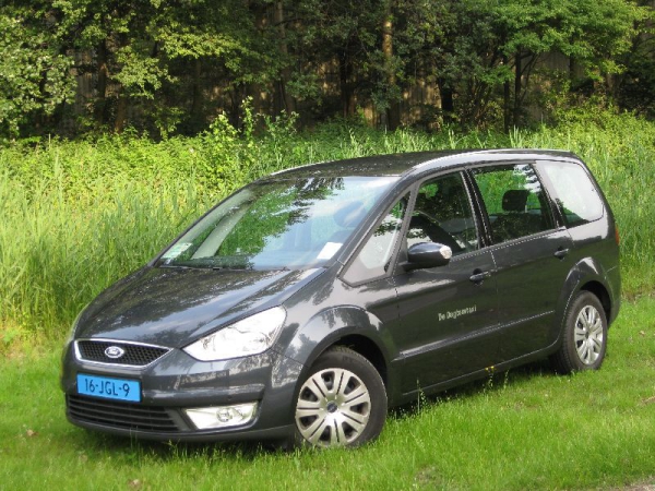 Auto met chauffeur voor particulieren en bedrijven