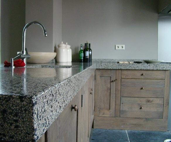 Terrazzo / granito aanrechtbladen evt. met tegelspoelbak