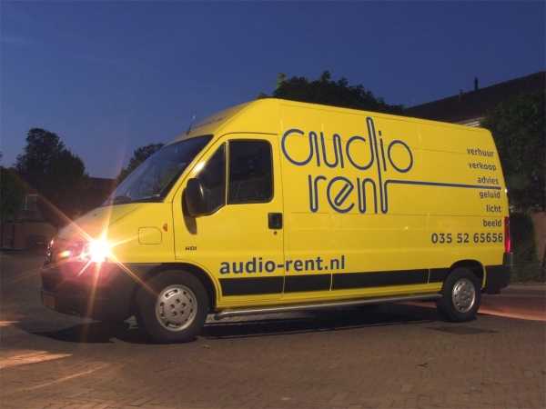 Apparatuur nodig? Audio Rent verhuurt apparatuur voor licht, geluid en beeld.