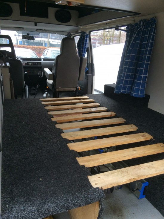 Camperbed (ver)bouwen in Ford Transit — foto 1