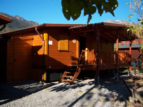 Luxe houten chalets aan het Luganomeer te Porlezza (Italië)