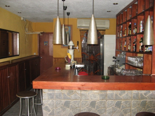 TE HUUR IN LA CARIHUELA TORREMOLINOS - BAR