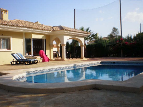 VILLA JACARANDA TE HUUR SPANJE COSTA BLANCA AAN GOLFBAAN PRIVE ZWEMBAD — foto 2