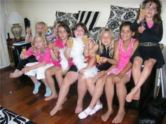 Kinderfeest Kinderfeestje Beauty Spa / Nails Diva / Make-Over / Prinsessen Themafeesten Glittertatto — foto 2