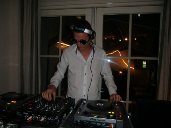 DJ huren in Den Haag? Bent u op zoek naar een ervaren DJ, bezoek dan snel onze website — foto 2
