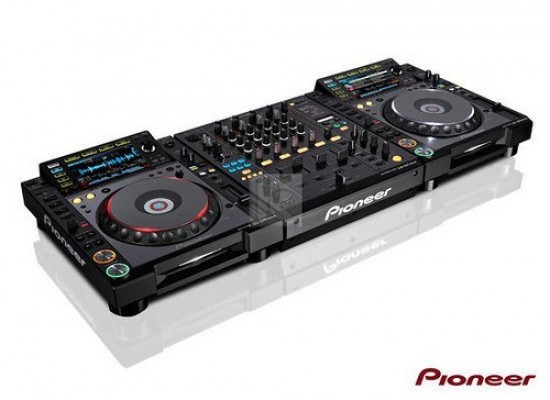 2x PIONEER CDJ 2000 & 1x DJM 2000 MIXER DJ PACKAGE + PIONEER HDJ 2000 HEADPHONE....$ 2800USD — foto 2