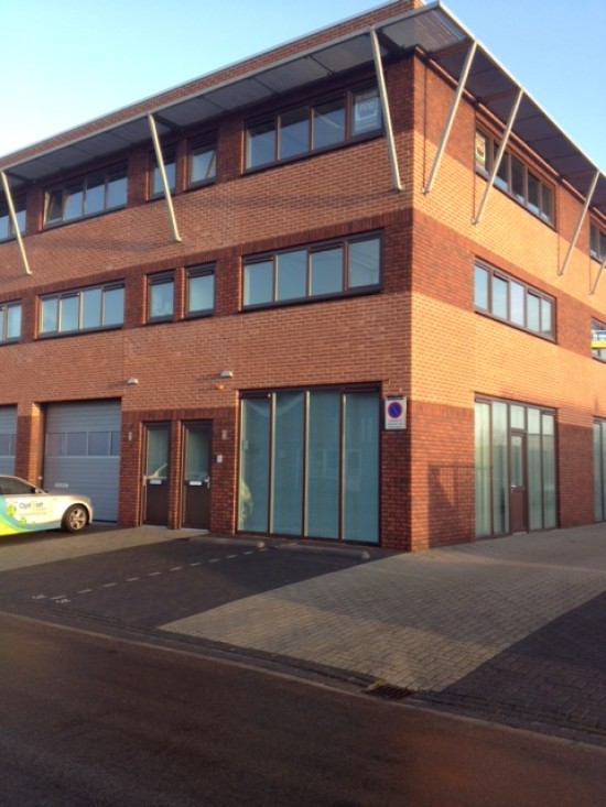 ZEER REPRESENTATIEVE KANTOOR/PRAKTIJKRUIMTE OP ZICHTLOCATIE — foto 2