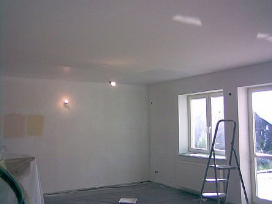 Schilderwerken, het leggen van de vloerpanelen — foto 2