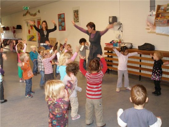 ZINGEN, DANSEN EN MUZIEK MAKEN MET UW PEUTER — foto 2