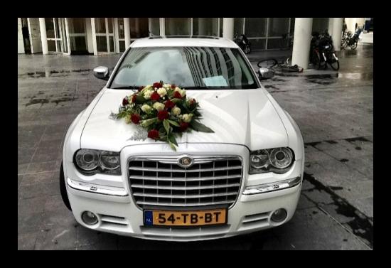 Witte Chrysler 300c trouwauto huren — foto 2