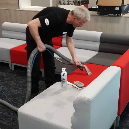 Meubelreiniging, vloeronderhoud en brandvertragend impregneren. — foto 2