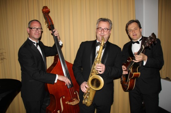 Het Achtergrond Jazztrio van Nederland! — foto 2