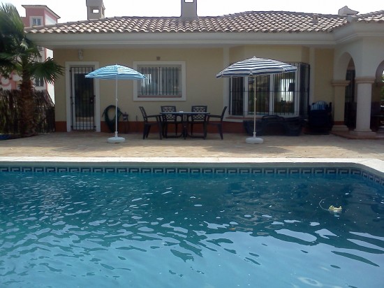 VILLA JACARANDA TE HUUR SPANJE COSTA BLANCA AAN GOLFBAAN PRIVE ZWEMBAD — foto 3