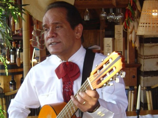 Kenneth Valverde: Zuid-Amerikaanse, Mexicaanse- & Spaanse muziek — foto 3