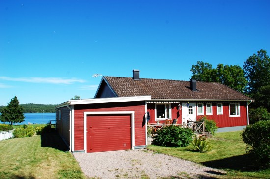 ZUID-ÖSTERGÖTLAND /SMALAND: Vakantiehuizen met eigen boot, aan water of op platteland — foto 3